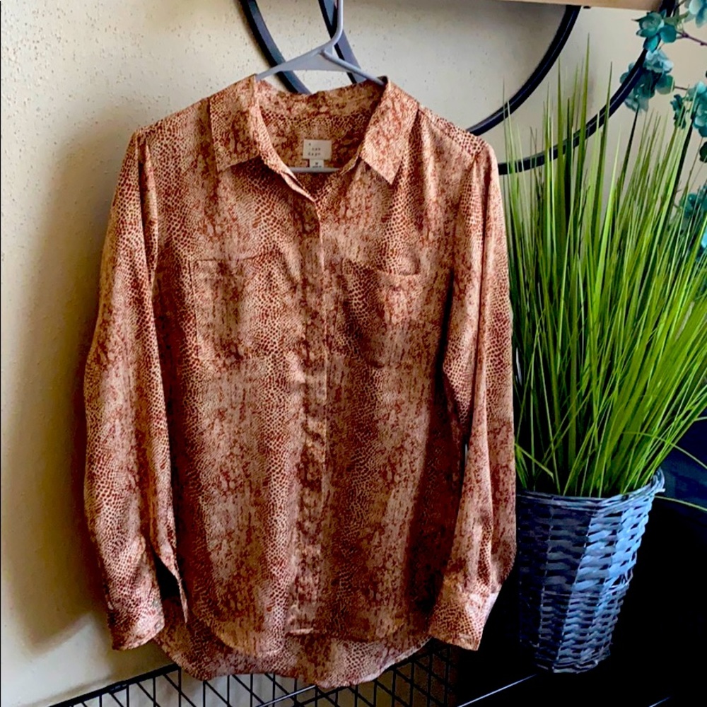 Ladies poly/satin feel blouse